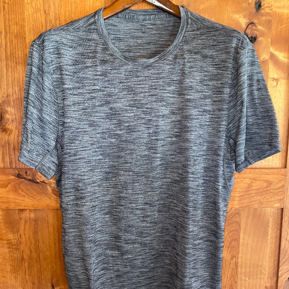 Mens Lululemon Workout Shirt Sz M